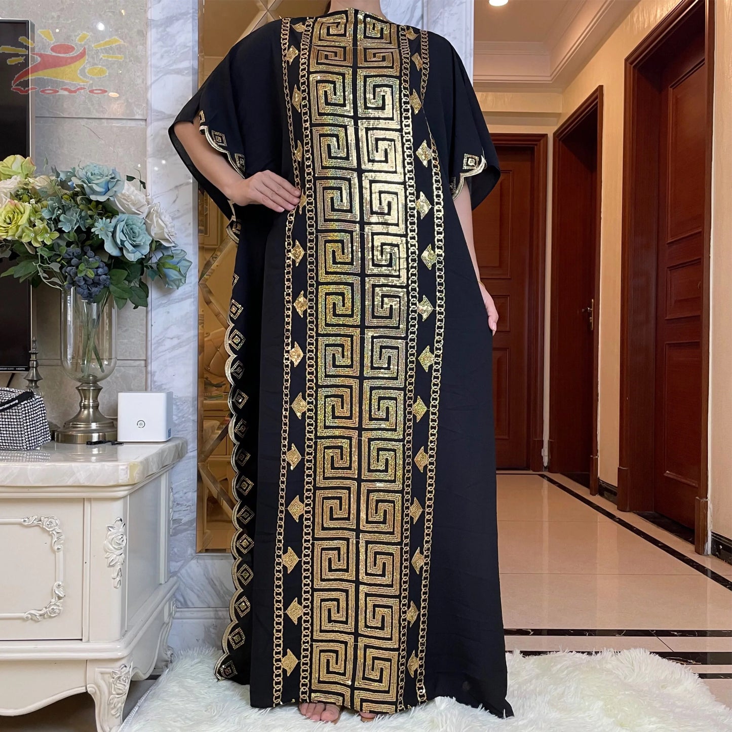 Elegant patterned kaftan