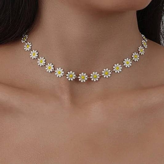 Daisy Flower Choker